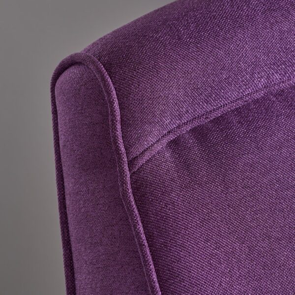 chaise lounge